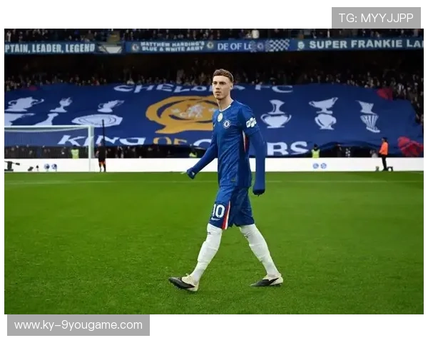 切尔西2比0完胜埃弗顿，战绩回升势头明显